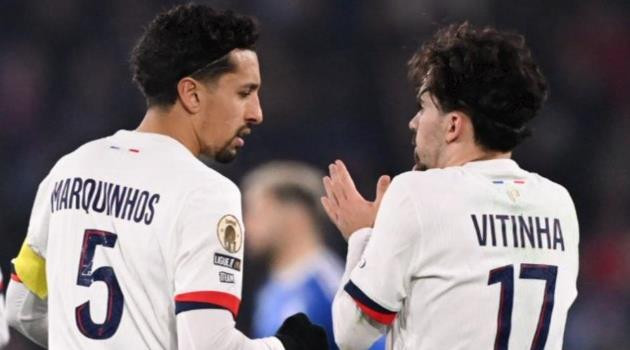 Các cầu thủ PSG ăn mừng chiến thắng quan trọng trước Strasbourg.