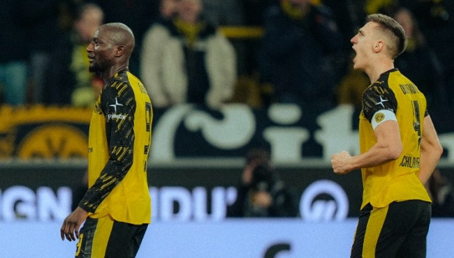 Dortmund giành 3 điểm trước Heidenheim.