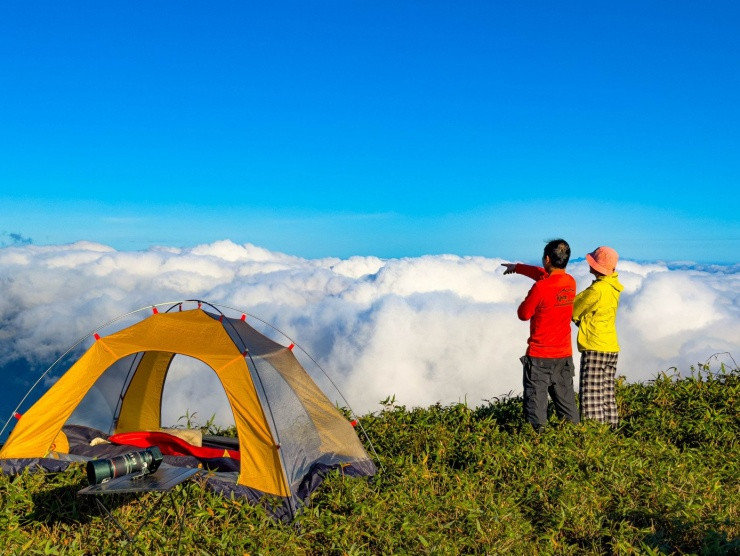 Khoảnh khắc chinh phục đỉnh cao 1.707m tại Quảng Trị.