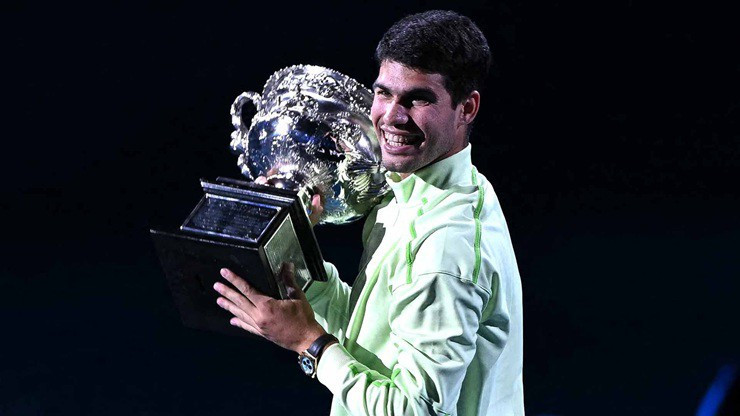 Carlos Alcaraz vô địch Australian Open ở tuổi 22