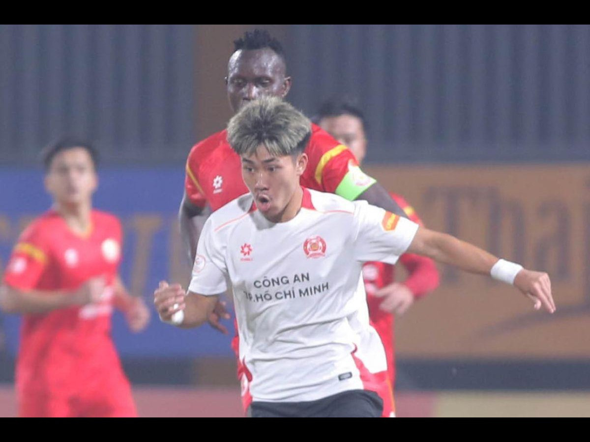 Việt kiều Ngô Đăng Khoa tỏa sáng tại V-League Lời chào gửi HLV Kim Sang-sik