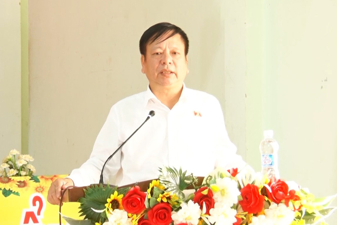 doan-dai-bieu-quoc-hoi-tang-qua-dak-mil-mp4.00_01_12_07.still001(1).jpg
