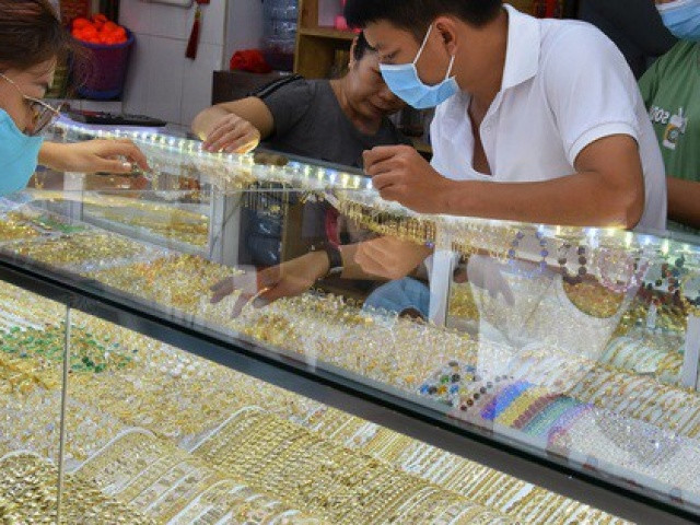 Giá vàng trong nước tăng đồng loạt trong sáng ngày 04/02/2026