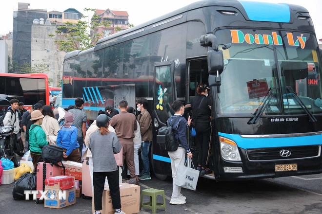 ttxvn-ben-xe-giap-bat.jpg