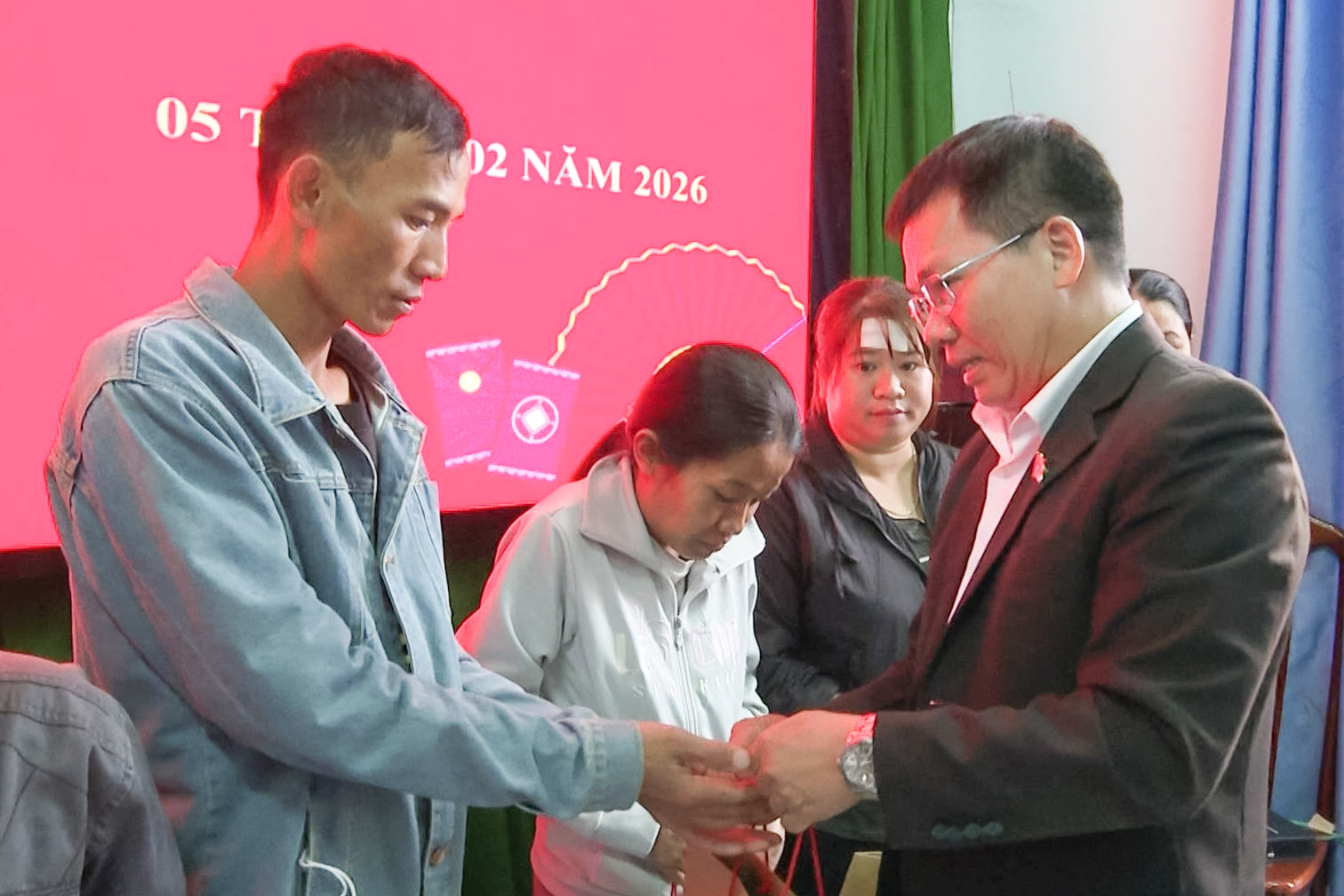 tang-qua-dak-wil-nam-dong.00_01_26_13.still003-1-.jpg