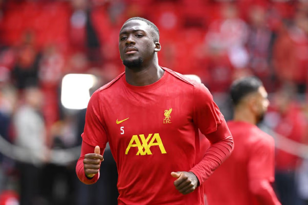 Ibrahima Konate của Liverpool đang đứng trước tương lai bất định.