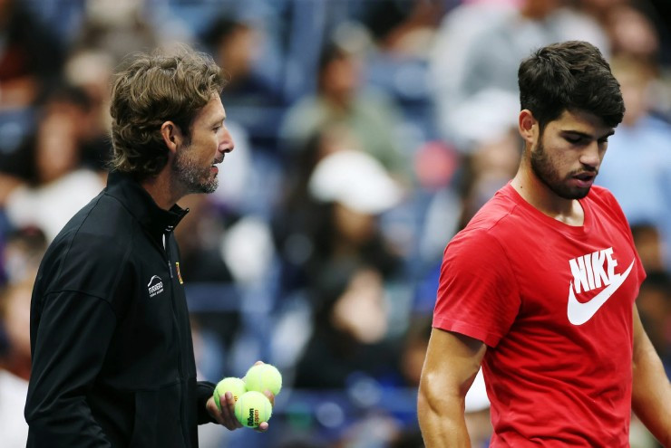 Juan Carlos Ferrero đã bỏ theo dõi Carlos Alcaraz trên mạng xã hội sau khi hai người chia tay