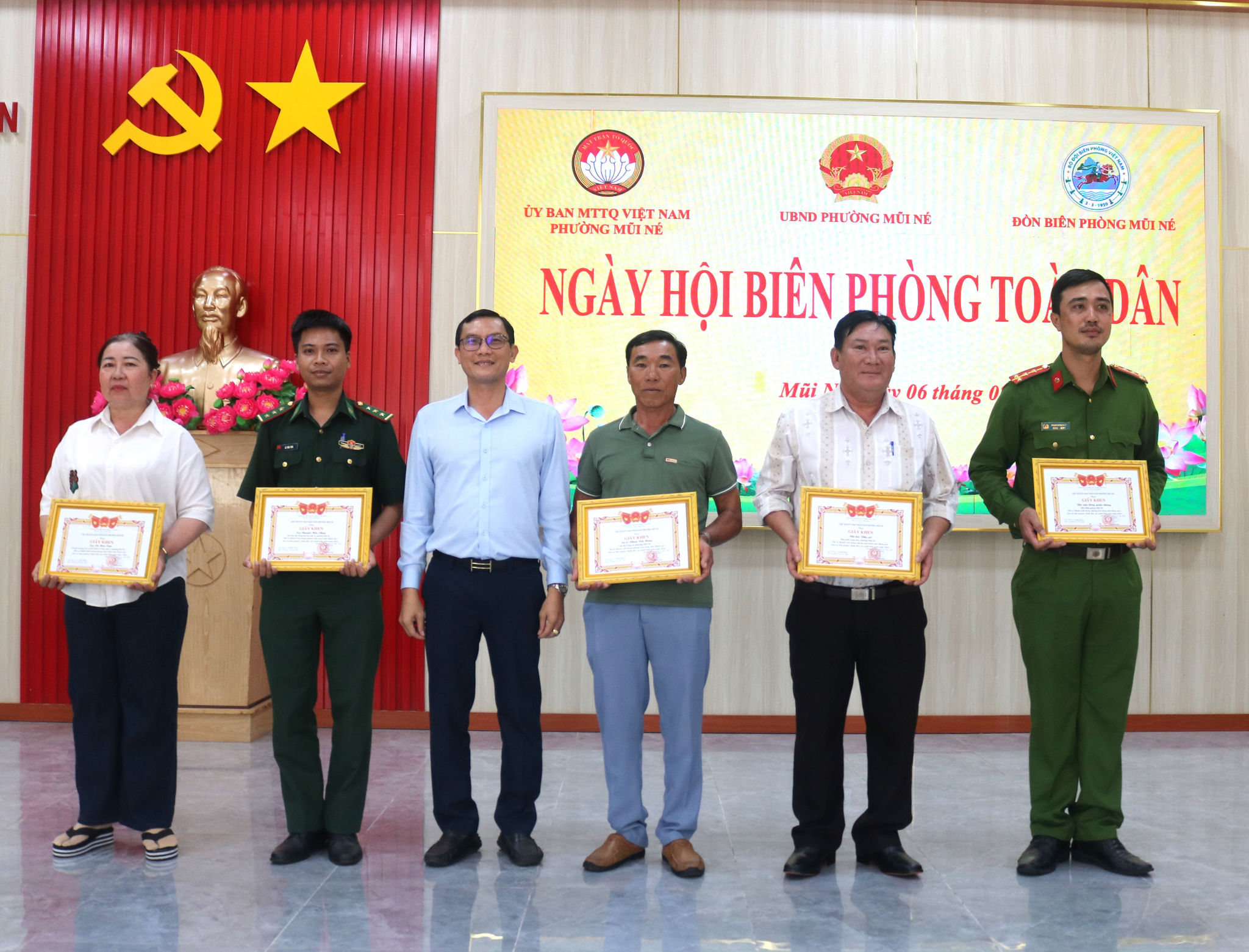 UBND Phát biểu tại ngày hội, đồng chí Phạm Tấn Công- Phó Bí thư Thường trực Đảng ủy phường Mũi Né đã ghi nhận, biểu dương, đánh giá cao công tác phối hợp giữa BĐBP và các ban, ngành chức năng, nhất là Mặt trận Tổ quốc các cấp trong việc phát huy sức mạnh tổng hợp, xây dựng nền biên phòng toàn dân gắn với thế trận biên phòng toàn dân, thế trận an ninh nhân dân vững chắc.