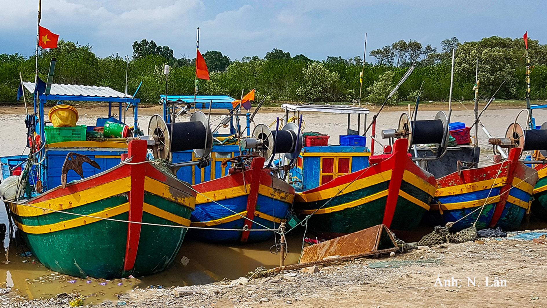 Bến tàu Ba Đăng, Tân Hải (ảnh N. Lân)