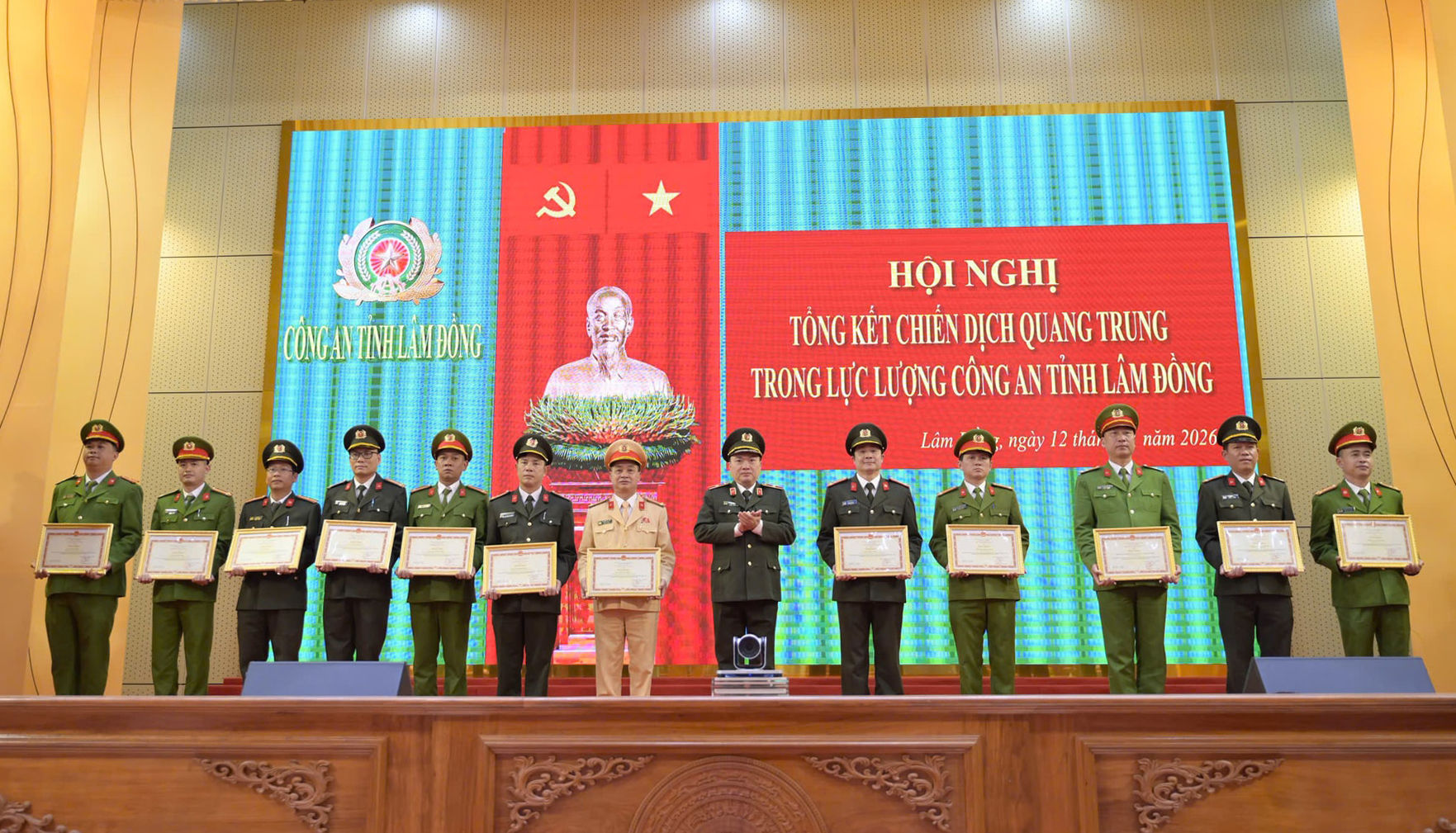 gen-o-khen-thuong-ca.jpg