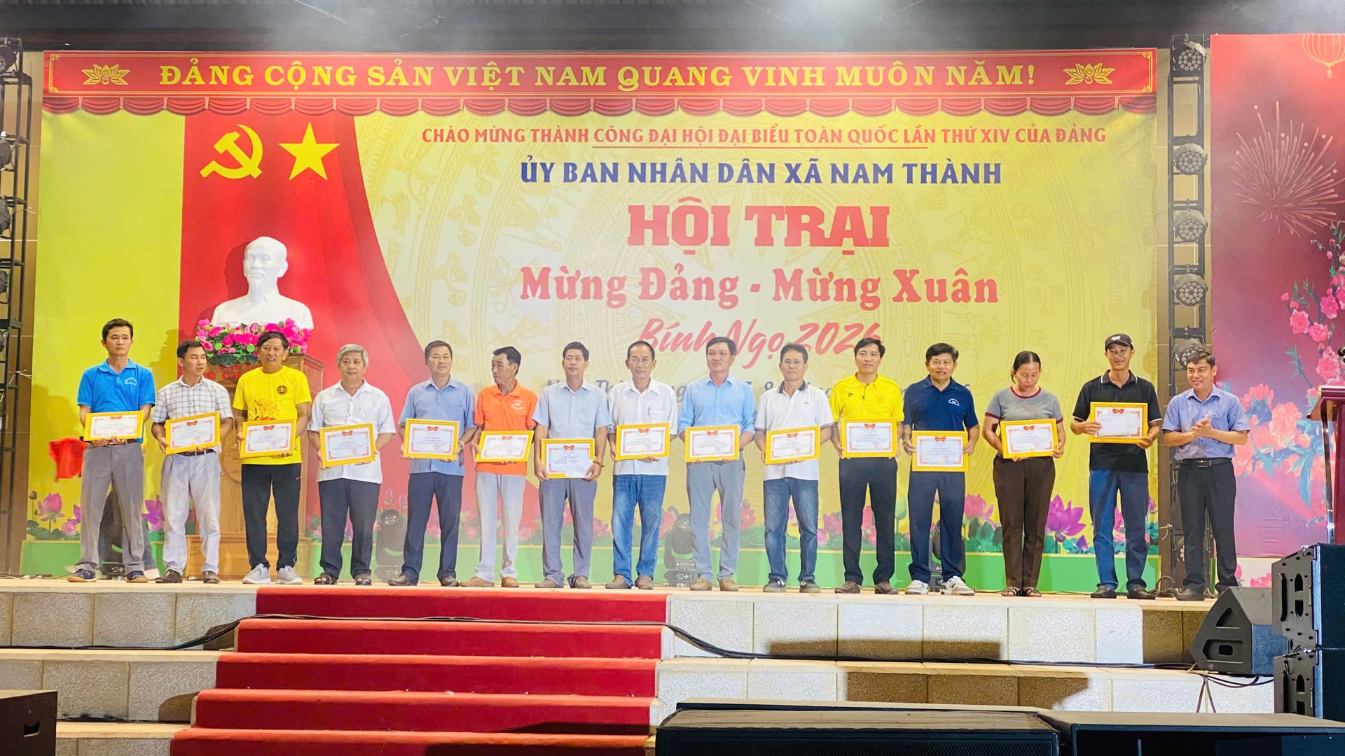 優れた業績を上げた分隊には、功労賞が授与された。