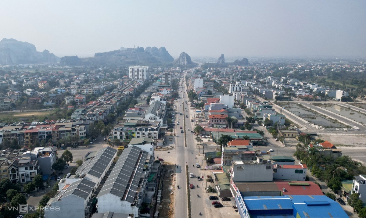 Một đoạn tuyến Đại lộ Lê Lợi tại Thanh Hóa đang trong quá trình nâng cấp và mở rộng.