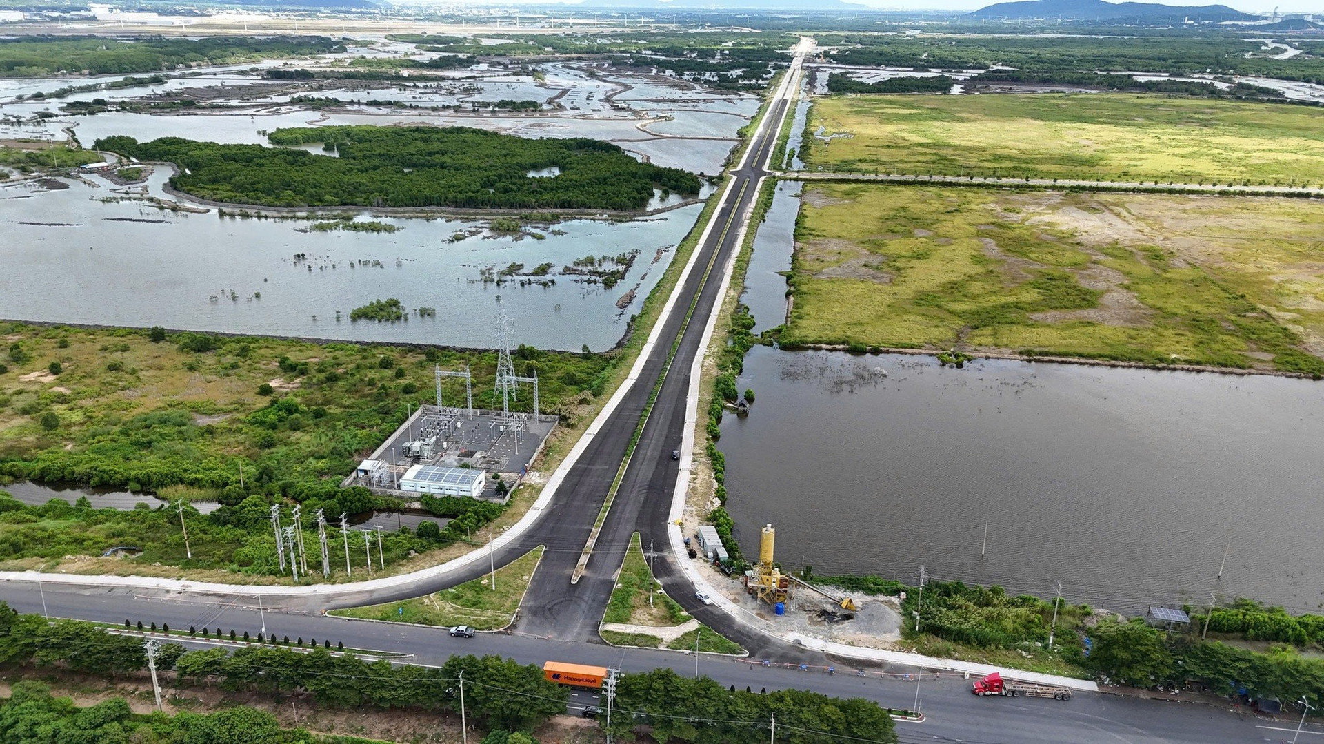 Thi công tuyến đường 991B kết nối cảng Cái Mép - Thị Vải tại Bà Rịa - Vũng Tàu