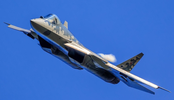 Tiêm kích Su-30MKI của Không quân Ấn Độ trên đường băng.