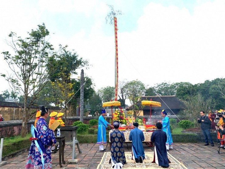 Dựng nêu ở Triệu Miếu Đại Nội Huế