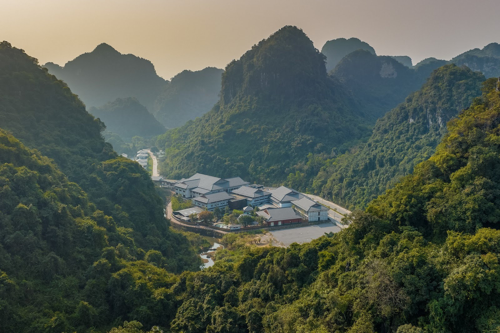 Nguồn khoáng nóng tại Hilton Quang Hanh Onsen Resort Quảng Ninh