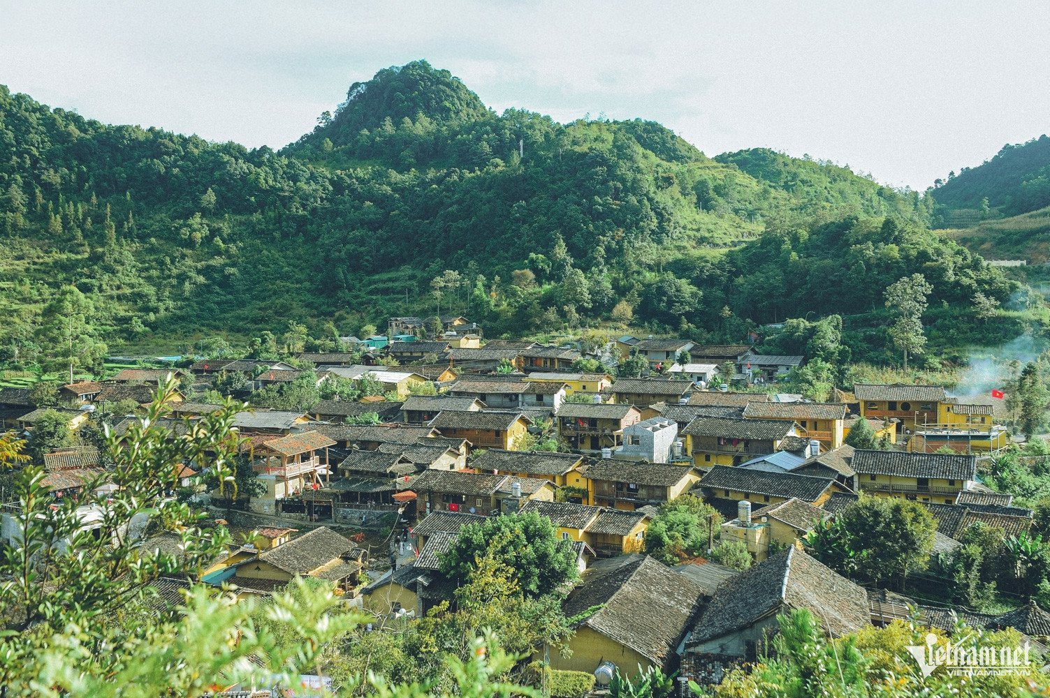 Những ngôi nhà trình tường cổ kính tại Lô Lô Chải