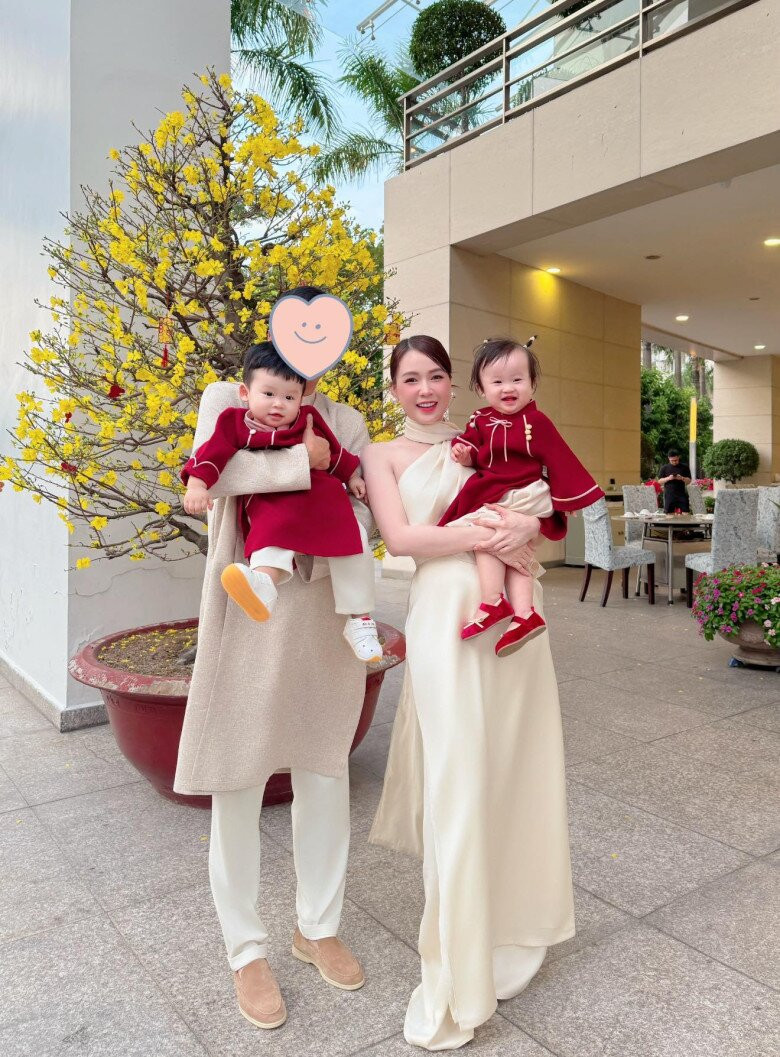 Vợ chồng Sam thực hiện IVF để có cặp song sinh long phụng.