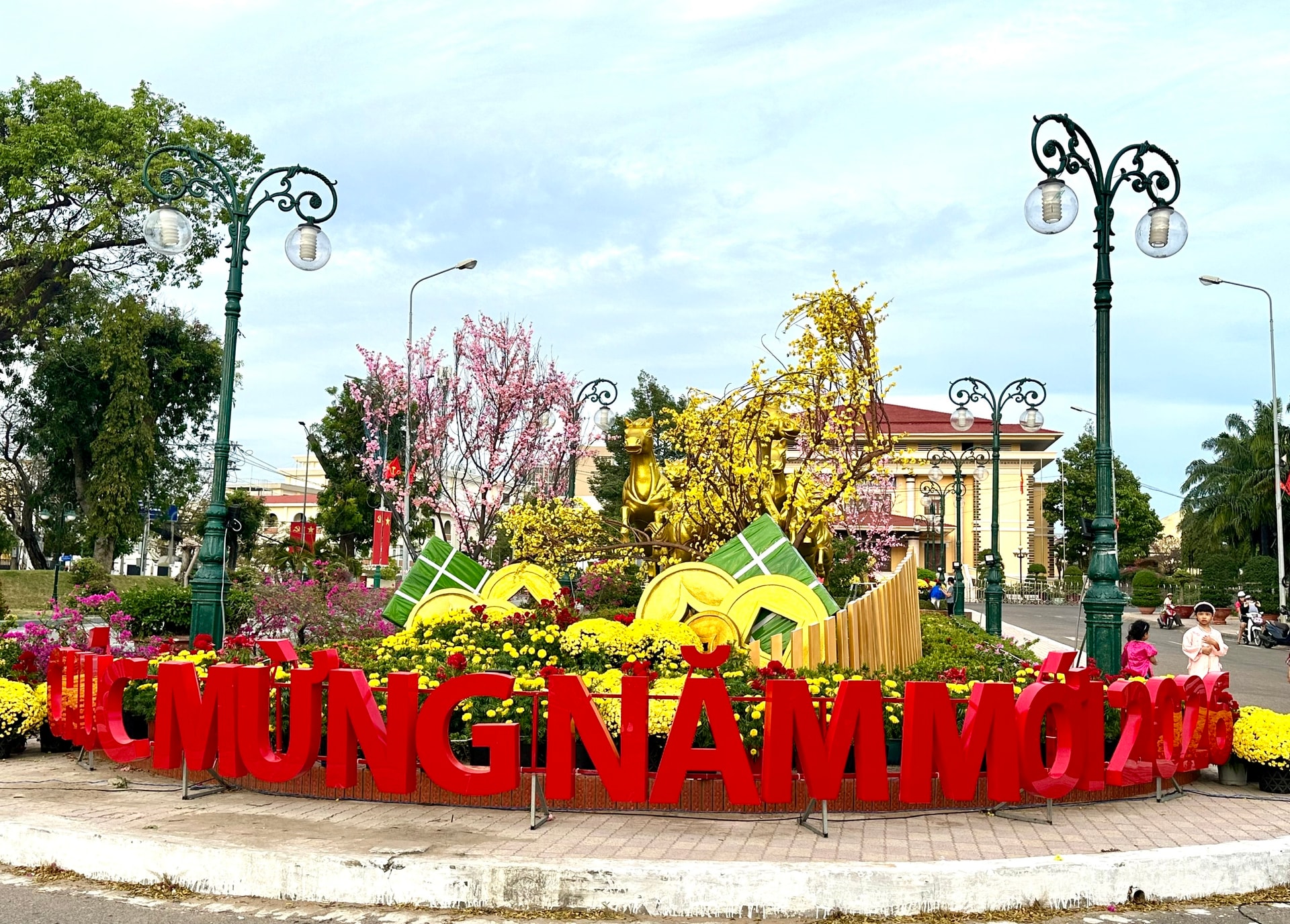 Đại cảnh hoa mừng Xuân Bính Ngọ 2026 tại phường Phan Thiết.