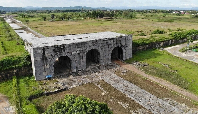 Toàn cảnh Thành Nhà Hồ tại Thanh Hóa