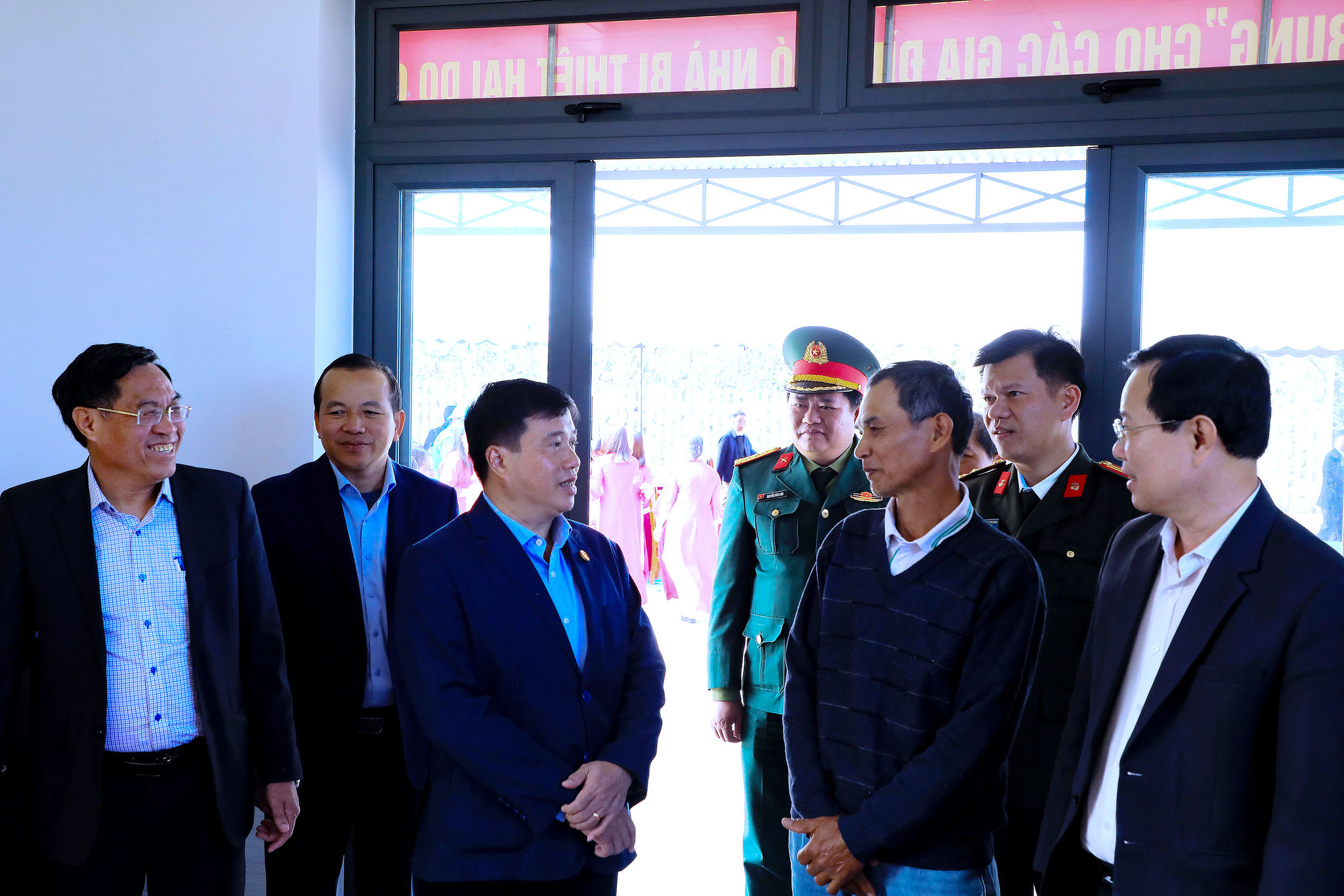 Lãnh đạo tỉnh Lâm Đồng và các sở, ngành, địa phương thăm hỏi, động viên người dân xã D