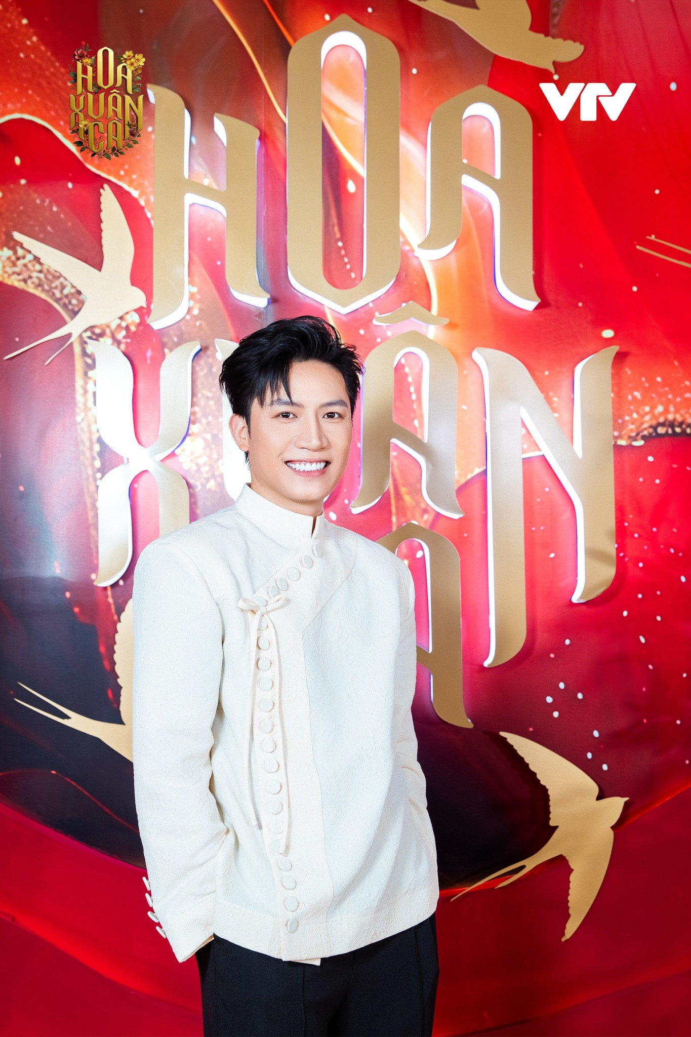 Ca sĩ Anh Tú tham gia Hoa Xuân Ca