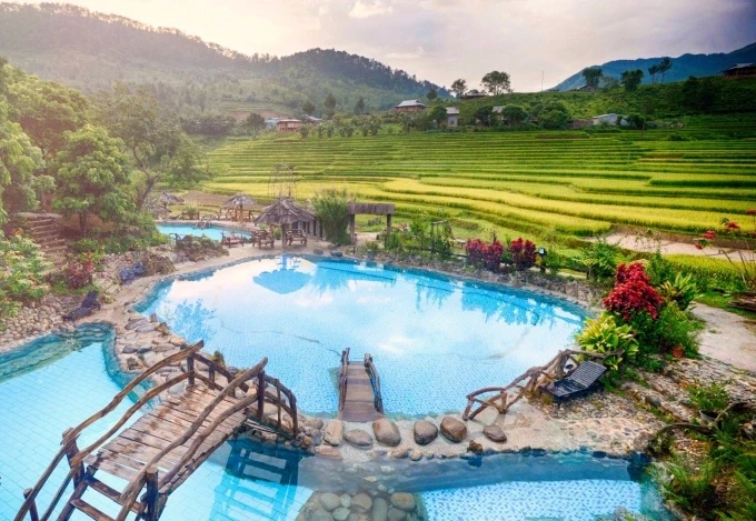 Suối khoáng nóng tự nhiên tại Trạm Tấu