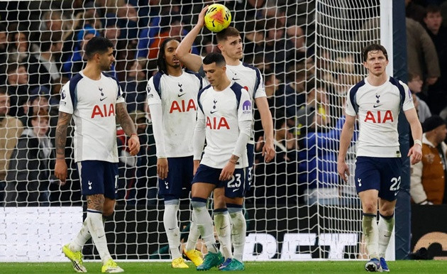 Tottenham đang trải qua mùa giải thảm họa tại Ngoại hạng Anh.