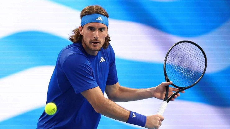 Stefanos Tsitsipas chuẩn bị cho trận ra quân