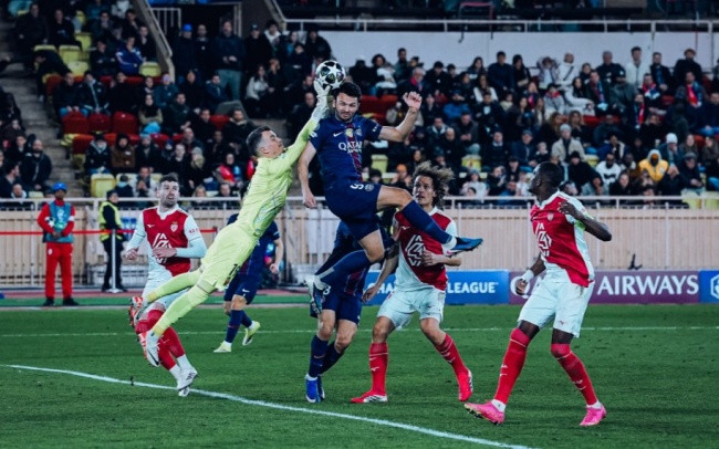 Niềm vui của các cầu thủ PSG sau màn lội ngược dòng.