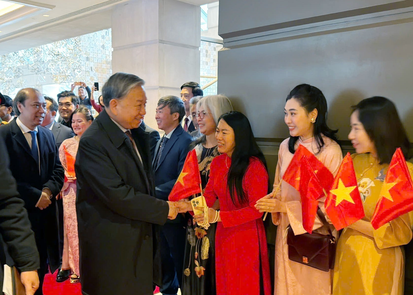 vna-potal-tong-bi-thu-den-washington-dc-bat-dau-tham-du-cuoc-hop-khai-mac-hoi-dong-hoa-binh-ve-gaza-8597928.jpg