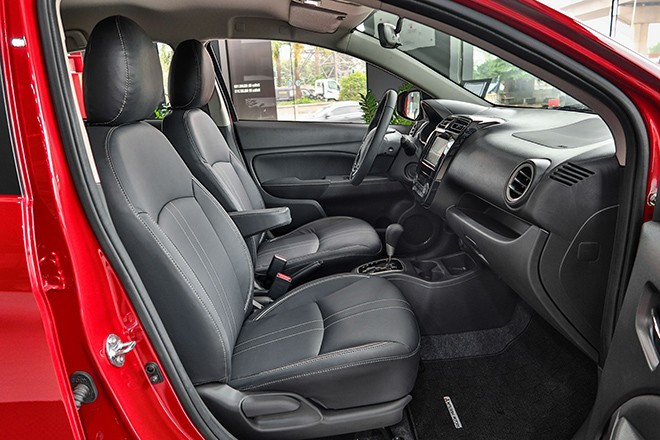 Nội thất xe Mitsubishi Attrage thiết kế đơn giản và thực dụng.
