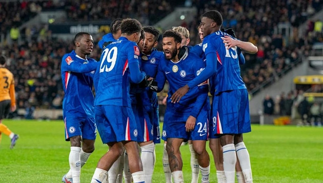 Chelsea cần tấm vé dự Champions League mùa tới để ổn định tài chính.