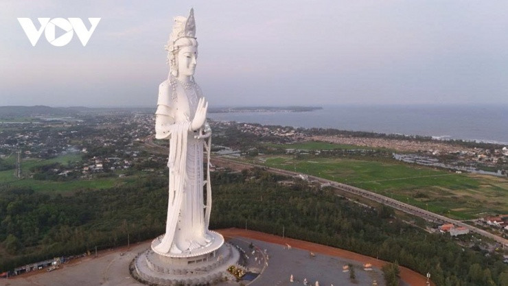 Tiến độ thi công đại tượng Phật Quan Âm trên đỉnh núi Thiên Mã.