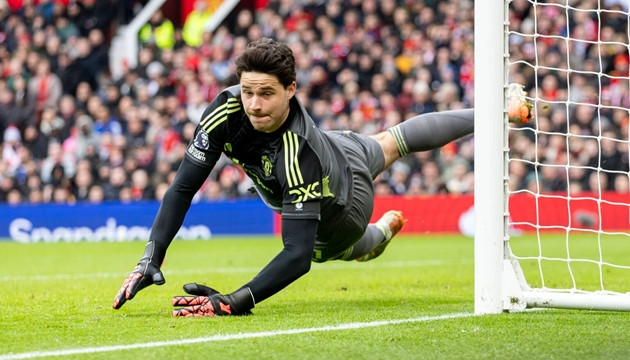 Senne Lammens đang cho thấy sự an tâm nơi khung gỗ Man United.