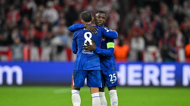Nguy cơ tháo chạy của các ngôi sao Chelsea nếu không thể dự Champions League.