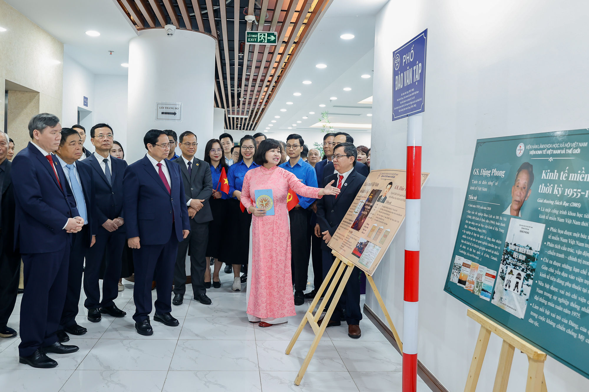 Thủ tướng: Khoa học xã hội và nhân văn là nền tảng tư duy, là kim chỉ nam cho hoạch định đường lối- Ảnh 6.