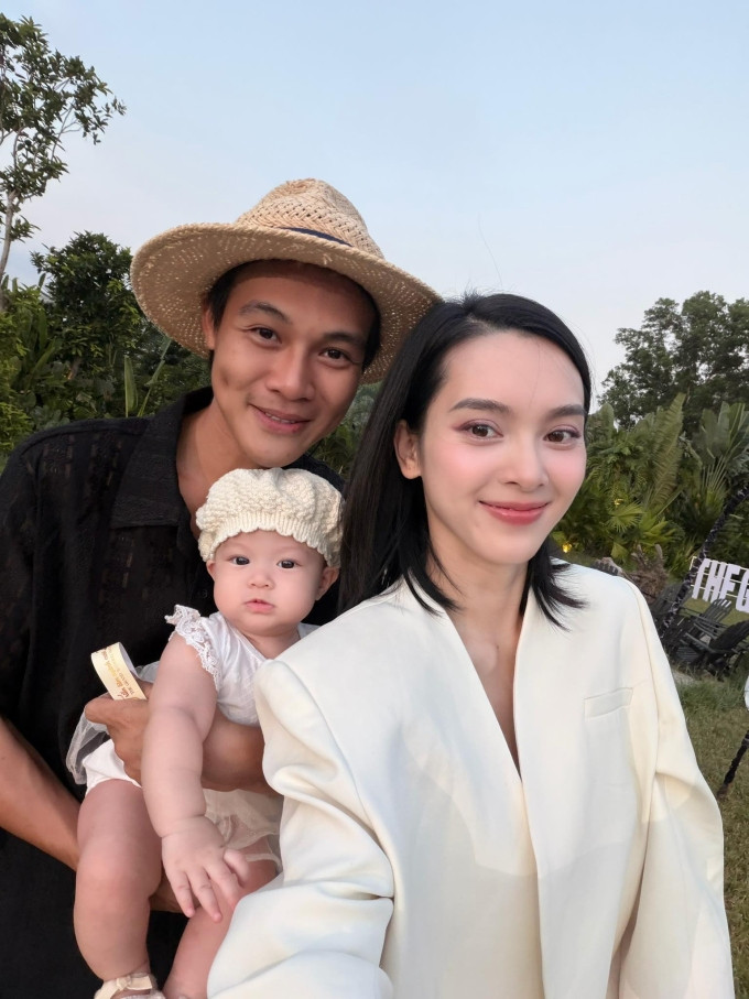Quỳnh Lương bên chồng và con gái Nala.