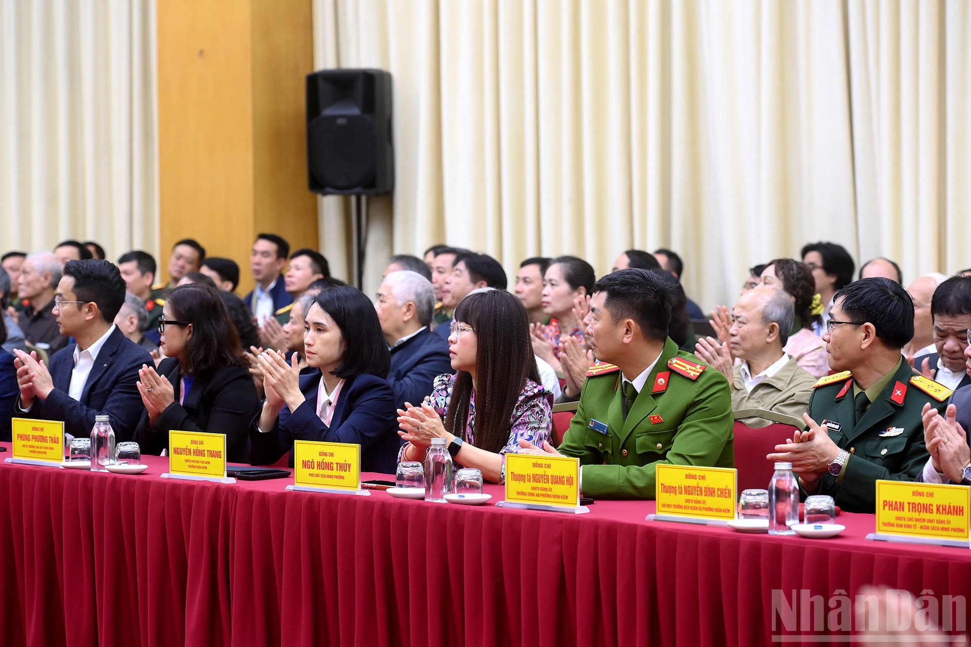 ndo_br_a5-bnd-7208.jpg