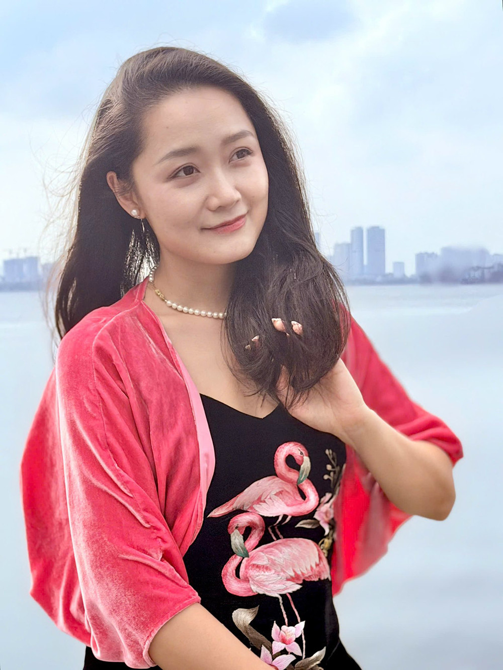 BTV Thu Hà rạng rỡ trong ngày đầu đi làm