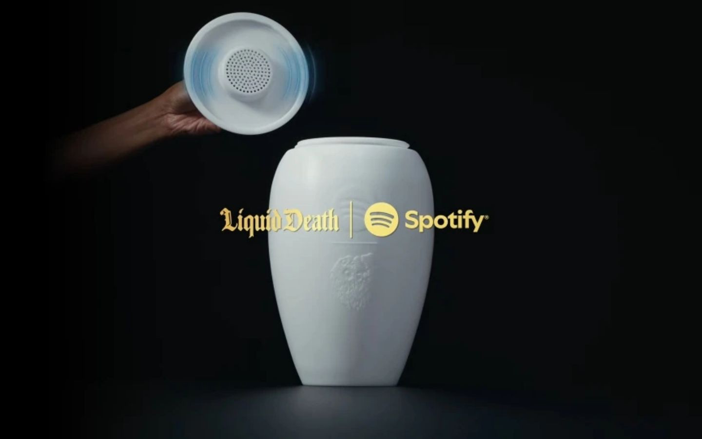 Loa Bluetooth Eternal Playlist Urn hình hũ tro cốt do Spotify và Liquid Death hợp tác sản xuất