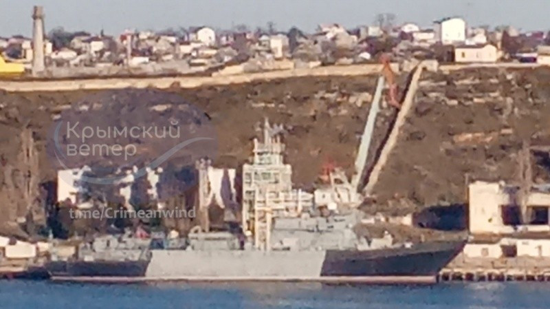Tàu trinh sát Ivan Khurs của Nga xuất hiện tại cảng Sevastopol