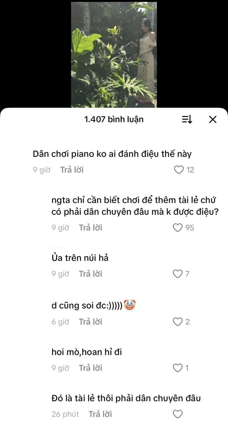 Phong cách chơi đàn của Lọ Lem trở thành chủ đề bàn luận trên mạng xã hội.