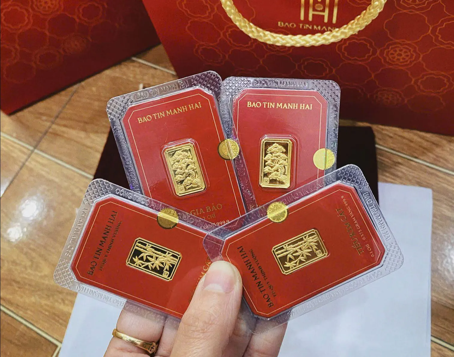 Giá vàng SJC, vàng nhẫn chiều nay 27/2/2026 đều giảm: Bảng giá vàng SJC, vàng nhẫn 9999, vàng thế giới
