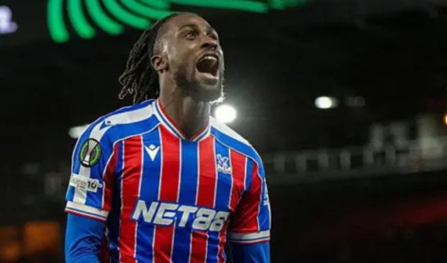 Crystal Palace ăn mừng chiến thắng trước Zrinjski tại Conference League.