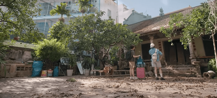 Linh Chi và Mi Lan chuẩn bị cho cuộc sống mới tại quê nhà trong tập 8.