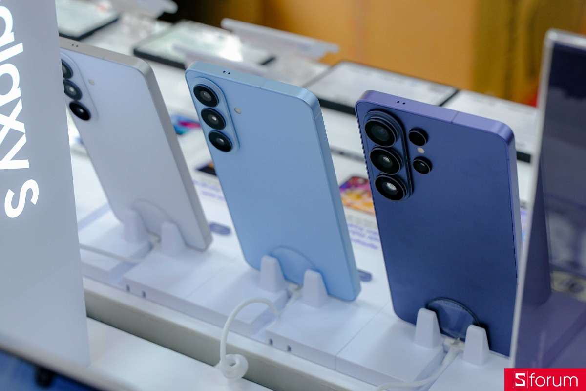Cận cảnh cụm camera trên Galaxy S26 Ultra