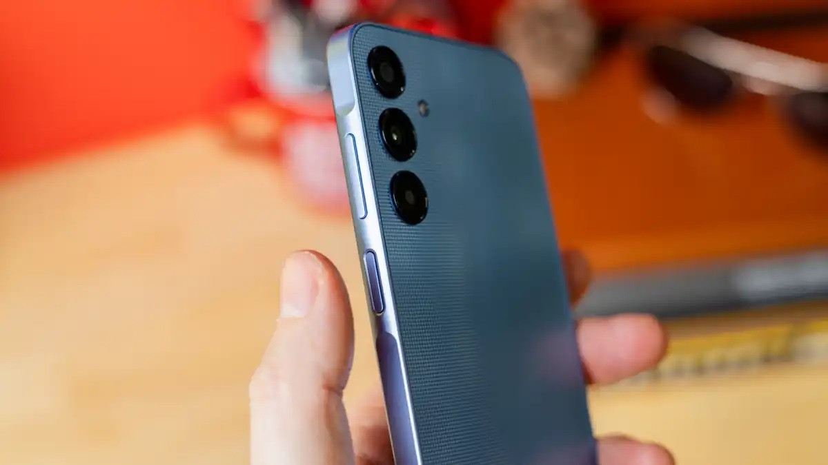 Samsung Galaxy A25 – Ổn định trong phân khúc tầm trung