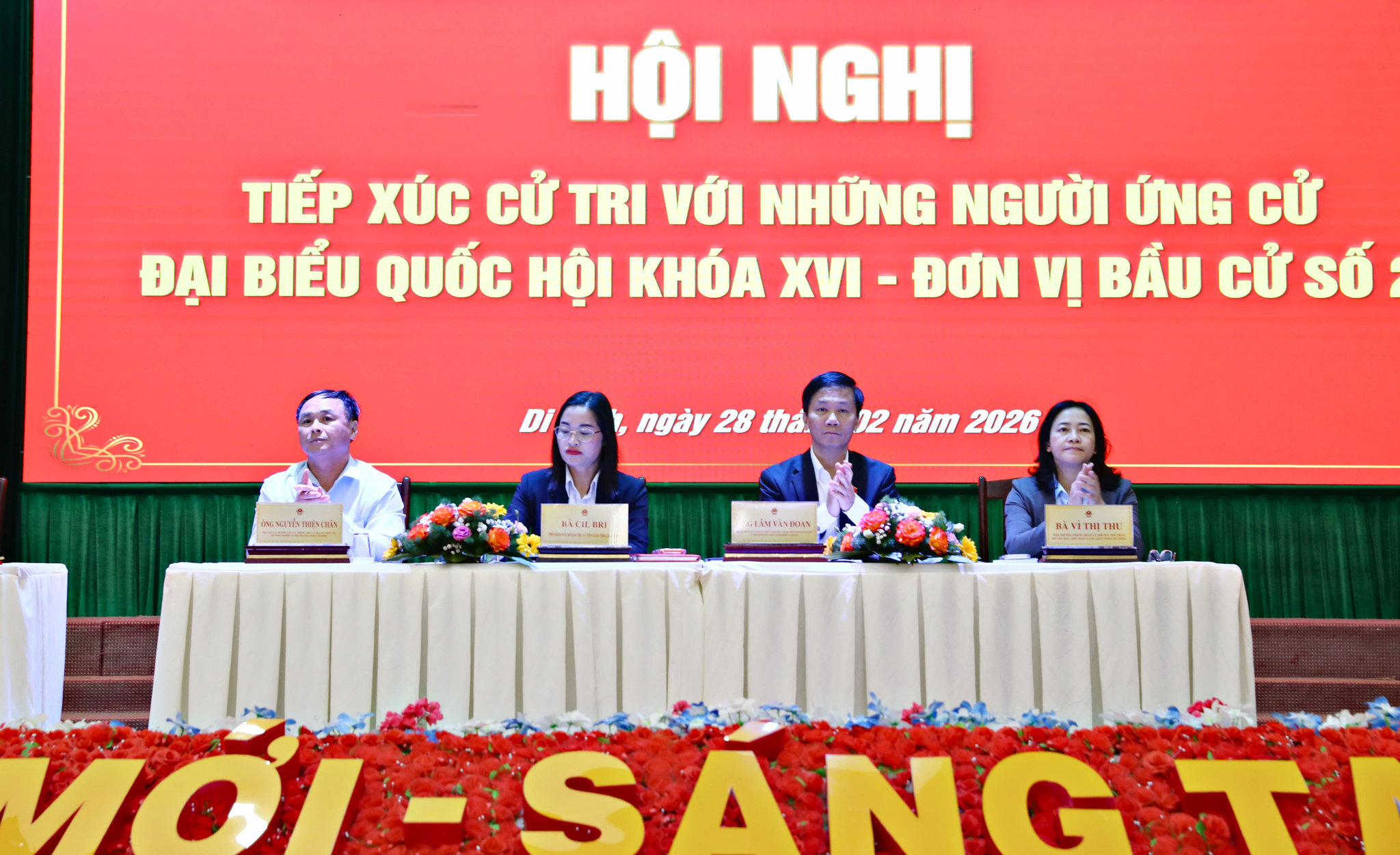 4 ứng cử viên Đại biểu Quốc hội khoá XVI tiếp xúc cử tri thuộc Đơn vị bây