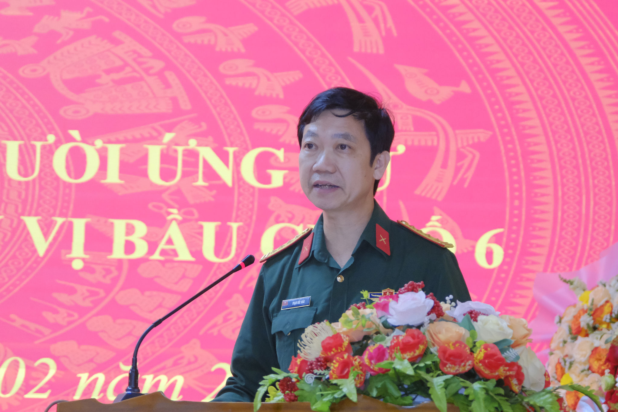Ông Phạm Đức Hoài, Phó Cục trưởng Cục Pháp chế Bộ Quốc phòng giới thiệu chương trình hành động